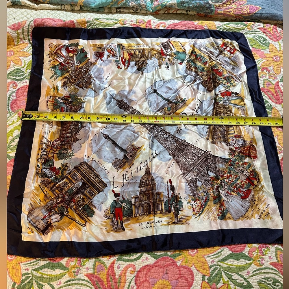 Vintage L’ Histoire de Paris souvenir scarf - Picture 2 of 4